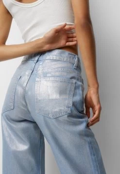 PULL & BEAR Straight Leg Jeans - Silver Coloured -PULL BEAR Winkel 4bdeac17246d4c20bf505cbc7cdba571