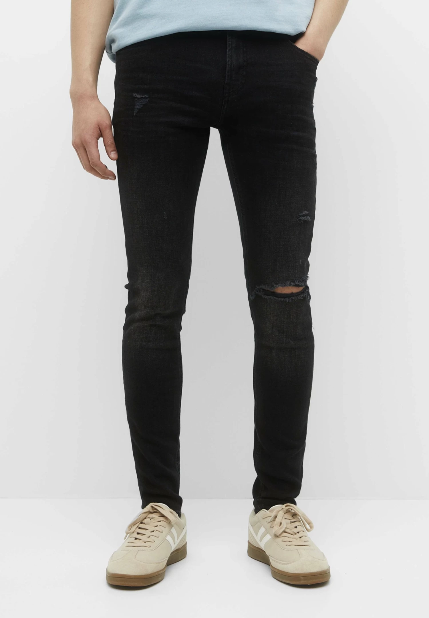 PULL & BEAR Ripped - Slim Fit Jeans - Mottled Black 1 PULL & BEAR Ripped - Slim Fit Jeans - Mottled Black