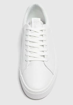 PULL & BEAR Sneakers Laag - White -PULL BEAR Winkel 4f85aa54a1494f528227a678a7528ea0