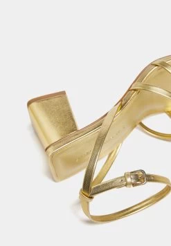 PULL & BEAR Strappy Heeled - Sandalen - Gold Coloured -PULL BEAR Winkel 5118db8c0cb94911a443f5f6e9d929bc