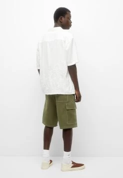 PULL & BEAR Stwd Bermuda - Shorts - Khaki -PULL BEAR Winkel 51f483a1d02f41d0a979aff33f1a1856
