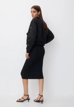 PULL & BEAR Zipped Basic- Bomberjacks - Black 7 PULL & BEAR Zipped Basic- Bomberjacks - Black -PULL BEAR Winkel 527f45bc43a3423a98c441993019bd51