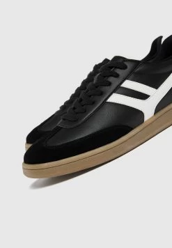 PULL & BEAR Contrast Retro- Sneakers Laag - Black 10 PULL & BEAR Contrast Retro- Sneakers Laag - Black -PULL BEAR Winkel 55996df51265486d8509552ef968b13f