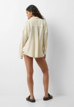 PULL & BEAR Rustic Oversize With Frayed-Trim Pocket - Overhemd - White -PULL BEAR Winkel 55bae22d51f04c84a9a7a5d9323cfa0a