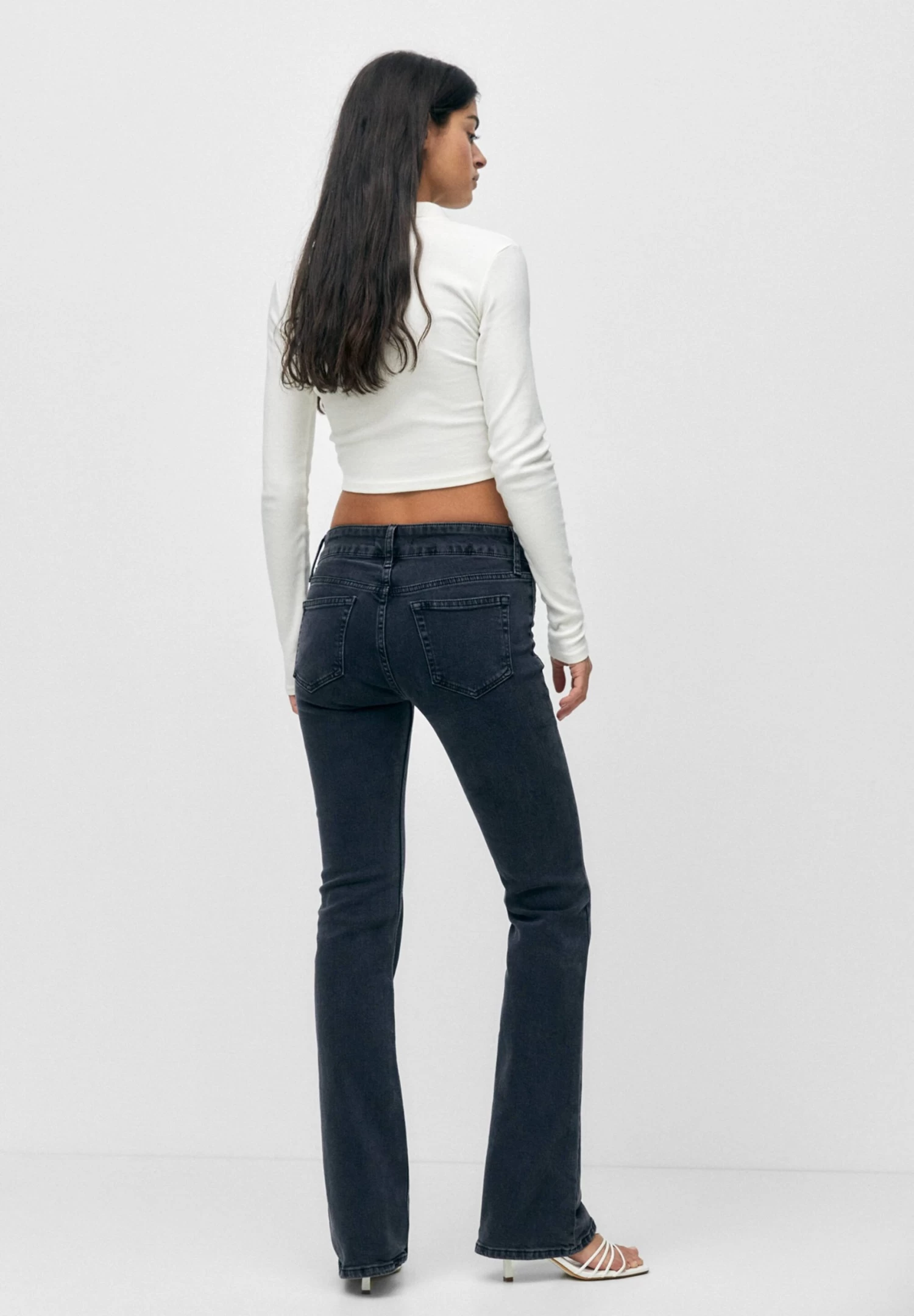 PULL & BEAR Low Waist - Flared Jeans - Mottled Black 3 PULL & BEAR Low Waist - Flared Jeans - Mottled Black - Afbeelding 3