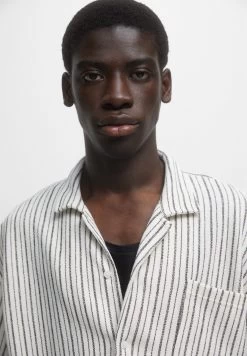 PULL & BEAR Striped - Overhemd - White -PULL BEAR Winkel 5a15c94e0bb54e80a061864448ff12f3