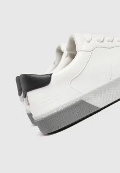 PULL & BEAR Mit Block - Sneakers Laag - White -PULL BEAR Winkel 68e9abb263fe4fe48e2186d1fa8d9388