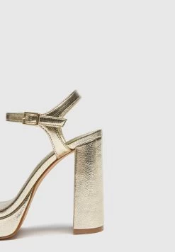 PULL & BEAR High-Heel - Sandalen Met Plateauzool - Goldcoloured -PULL BEAR Winkel 6c2421bfb2f742e39dabcca61f72d0e0