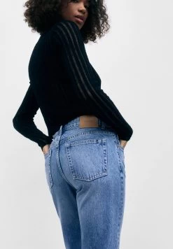 PULL & BEAR Straight Leg Jeans - Blue Denim -PULL BEAR Winkel 6d349e7897984deab866d7299b138cbe