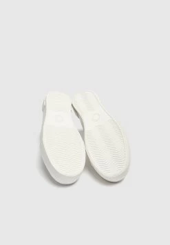PULL & BEAR With Pull Tab Detail - Sneakers Laag - White -PULL BEAR Winkel 6e9b4673c64f43ddb9cf26a46abdedc3
