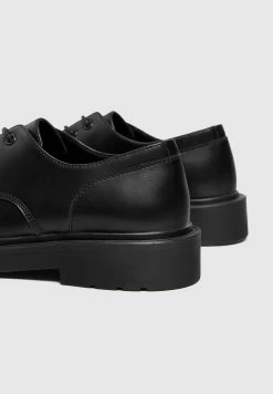 PULL & BEAR Mit Dicker - Veterschoenen - Black -PULL BEAR Winkel 6efdda83f21e4b24ae11f607fd3a1791