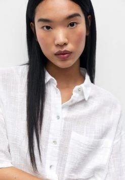 PULL & BEAR Cropped Short Sleeve - Overhemdblouse - White -PULL BEAR Winkel 6f63a413474b4f81936297a435b172f7