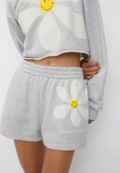 PULL & BEAR Smiley- Shorts - Grey 9 PULL & BEAR Smiley- Shorts - Grey -PULL BEAR Winkel 72e75a1916194cba99a4fa4dd75e231d