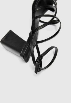 PULL & BEAR Strappy- Sandalen - Black -PULL BEAR Winkel 7319446f34a4474c97b778bbf15a7ba4