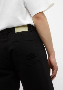 PULL & BEAR Ripped Bermuda- Jeansshort - Black -PULL BEAR Winkel 74c3d67a39d448af974cde1de08e27e1