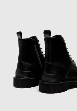 PULL & BEAR Veterboots - Black 8 PULL & BEAR Veterboots - Black -PULL BEAR Winkel 753afabac4f040a5ad200b5aa147bc77