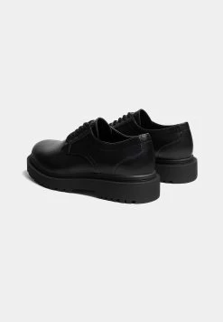PULL & BEAR Chunky - Veterschoenen - Black -PULL BEAR Winkel 7598f97f783742f7b5470e3241ff492e