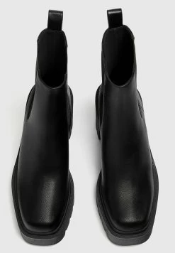 PULL & BEAR Absatz - Korte Laarzen - Black -PULL BEAR Winkel 79e571b82a8b4ab4ad4a9924a0a938ce