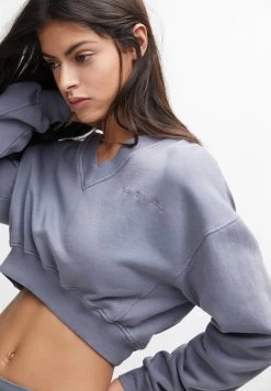 PULL & BEAR Washed Effect Cropped- Sweater - Blue Denim 11 PULL & BEAR Washed Effect Cropped- Sweater - Blue Denim -PULL BEAR Winkel 7aa1ecf7d9b44768b72a714891796d4d