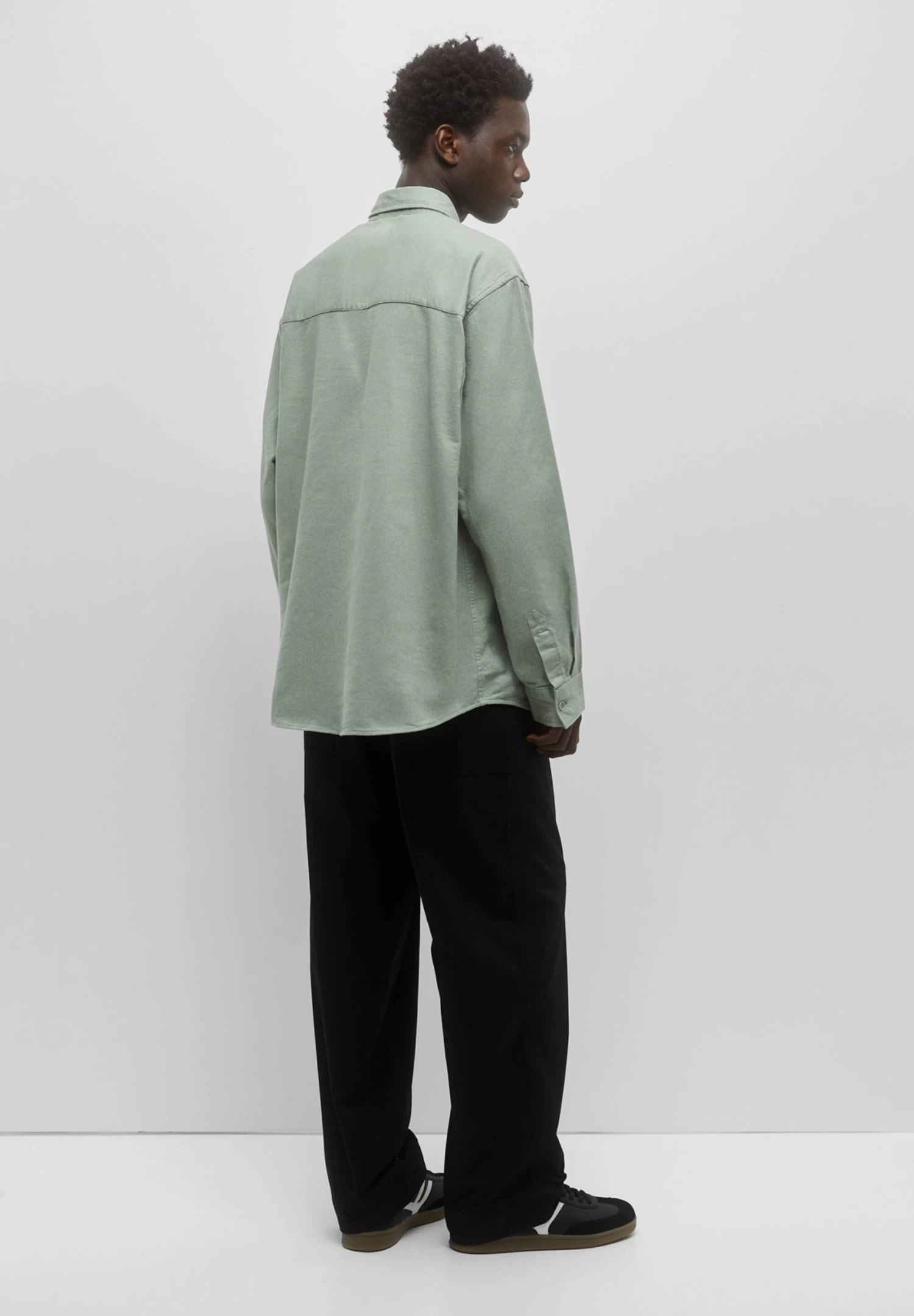 PULL & BEAR Basic - Overhemd - Light Green 3 PULL & BEAR Basic - Overhemd - Light Green - Afbeelding 3