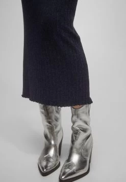 PULL & BEAR Kokerrok - Blue Denim 9 PULL & BEAR Kokerrok - Blue Denim -PULL BEAR Winkel 7bbba1fd67ff494c92751cd289871b54