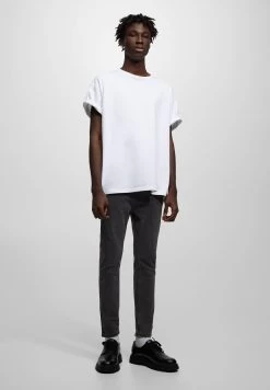 PULL & BEAR Carrot- Straight Leg Jeans - Dark Grey -PULL BEAR Winkel 7c43b39f80c646d1aa1a7cffa6466a0e