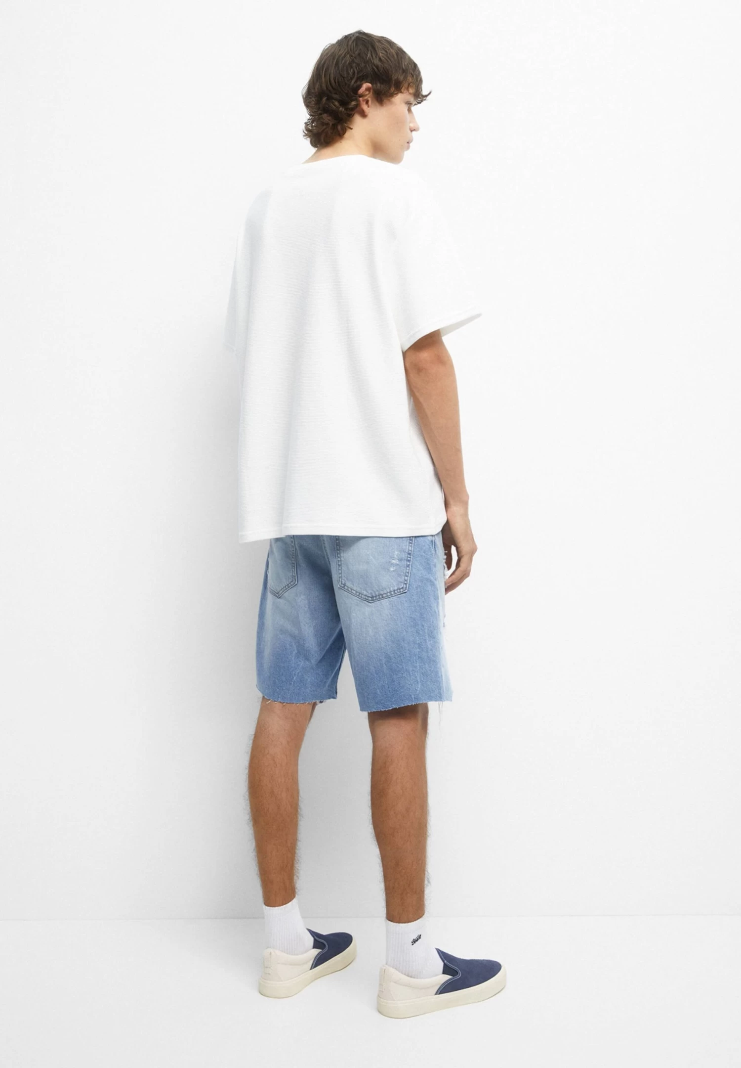 PULL & BEAR Ripped Bermuda- Jeansshort - Blue 3 PULL & BEAR Ripped Bermuda- Jeansshort - Blue - Afbeelding 3