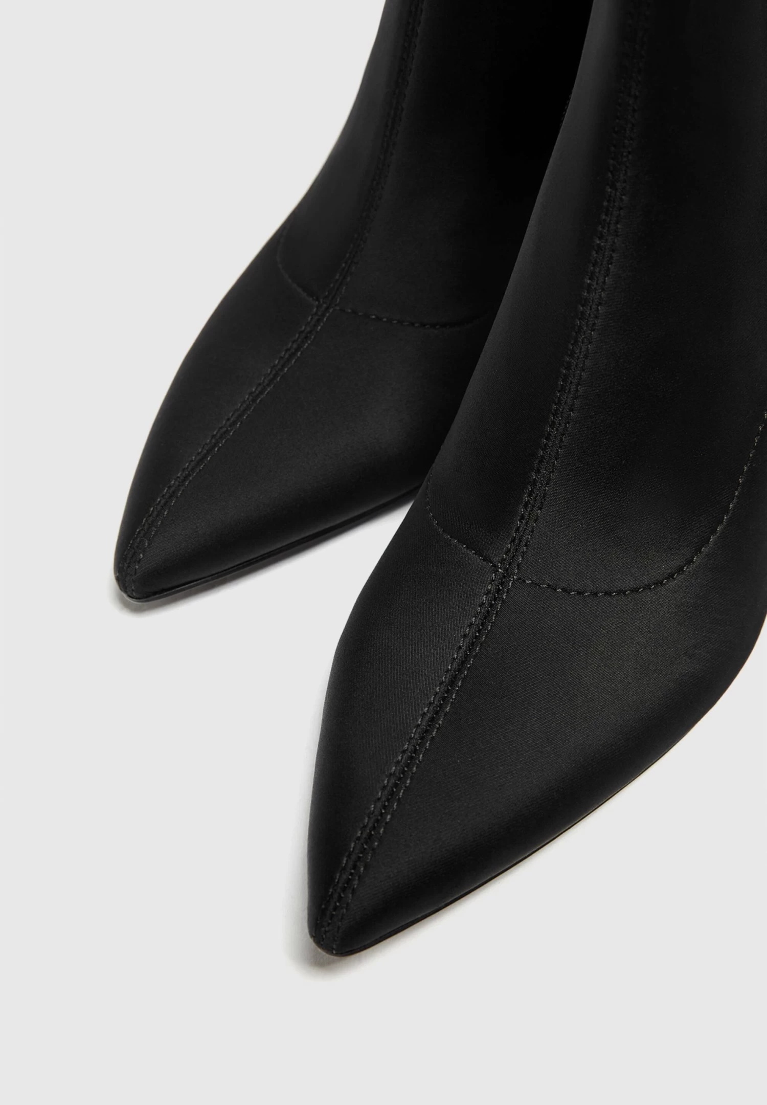 PULL & BEAR Enkellaarsjes Met Hoge Hak - Black 4 PULL & BEAR Enkellaarsjes Met Hoge Hak - Black - Afbeelding 4