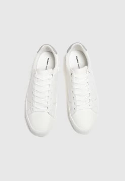 PULL & BEAR Casual With Detail - Sneakers Laag - White -PULL BEAR Winkel 82d44915d7524a08b23e7a06b34f5183
