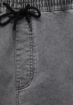 PULL & BEAR Ripped Bermuda- Jeansshort - Grey -PULL BEAR Winkel 82f9d754fd354602b8bfe1d16a33df05