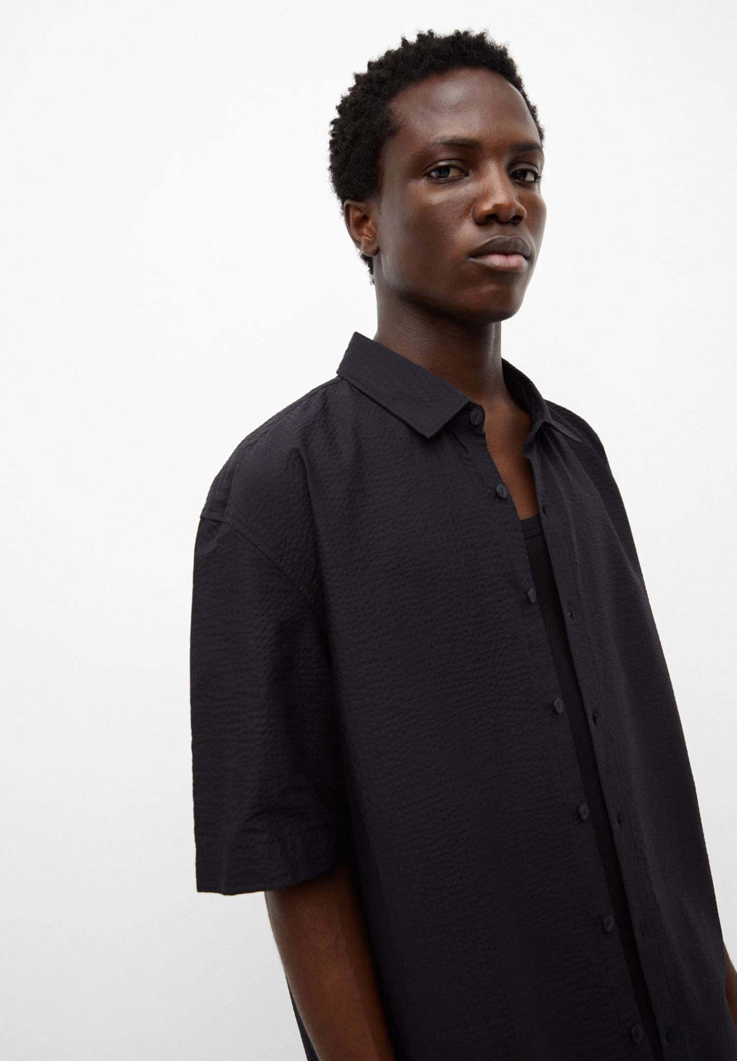 PULL & BEAR Short Sleeve Seersucker - Overhemd - Black 5 PULL & BEAR Short Sleeve Seersucker - Overhemd - Black - Afbeelding 5