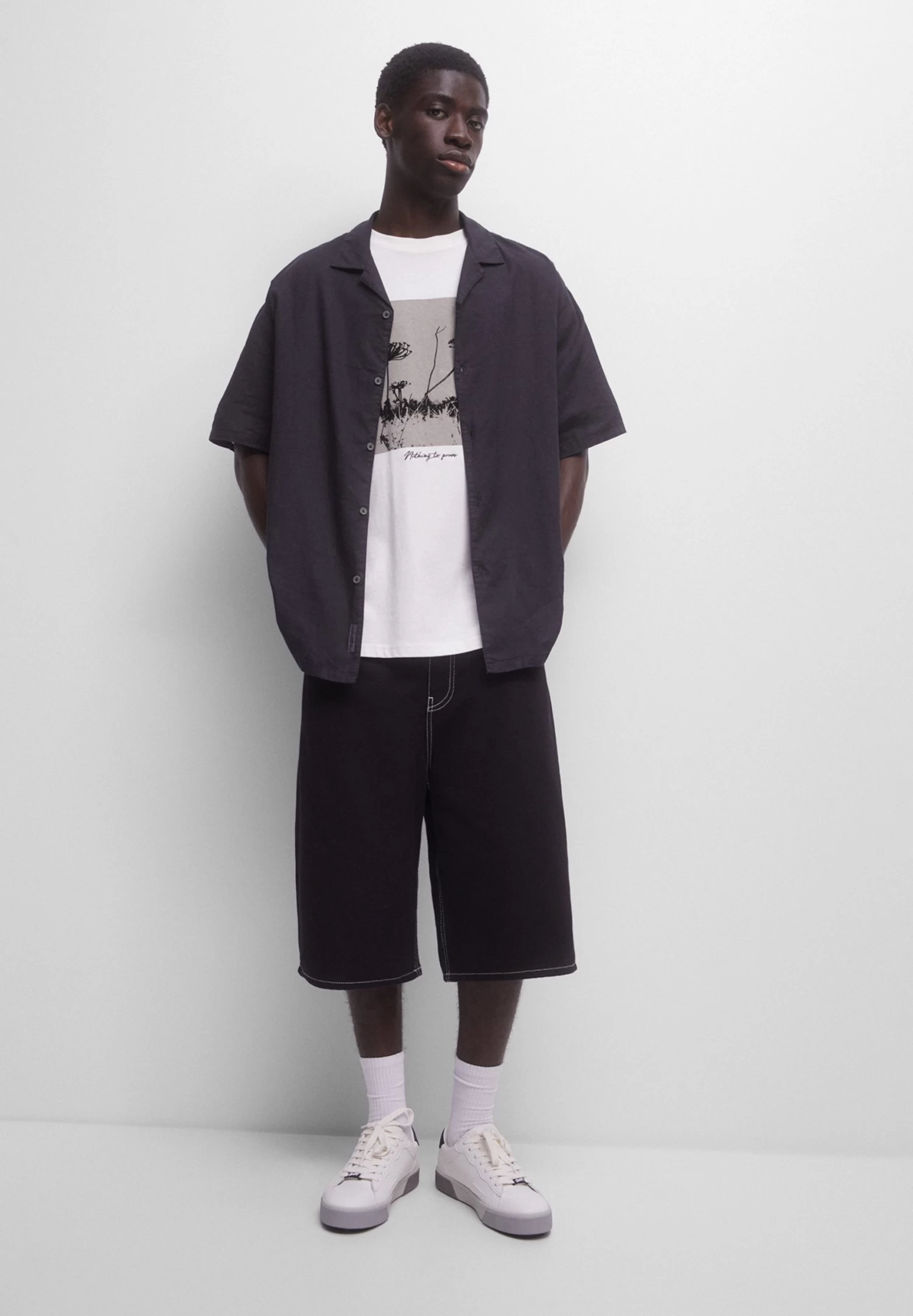 PULL & BEAR Short Sleeve With - T-Shirt Print - White 2 PULL & BEAR Short Sleeve With - T-Shirt Print - White - Afbeelding 2