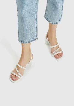 PULL & BEAR Sandalen - Off White