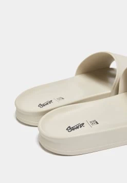 PULL & BEAR Gummierte Stwd - Badslippers - Nude -PULL BEAR Winkel 8849fffda0c24d33a15ac0ce407ed896