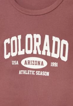 PULL & BEAR Colorado Short Sleeve - T-Shirt Print - Berry -PULL BEAR Winkel 88cd1f60d76145bb91df22279f23f6ca