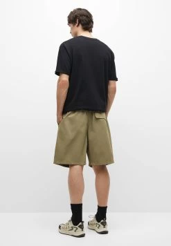 PULL & BEAR Parachute Bermuda- Shorts - Khaki -PULL BEAR Winkel 898d8403939e49f3a65bee6700be9e9d