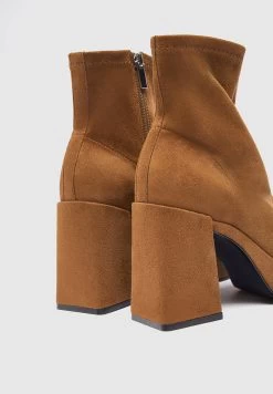 PULL & BEAR Enkellaarsjes Met Plateauzool - Brown 8 PULL & BEAR Enkellaarsjes Met Plateauzool - Brown -PULL BEAR Winkel 89ee1e3937a24e10a57a8df0445767fc