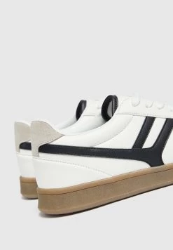 PULL & BEAR Contrast Retro - Sneakers Laag - White -PULL BEAR Winkel 992d75752c894d61b16cfc90a6e240c7