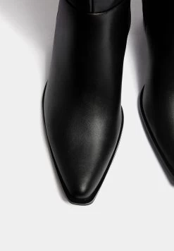 PULL & BEAR Laarzen - Black 7 PULL & BEAR Laarzen - Black -PULL BEAR Winkel 99a5d32bae7d4e5f804aa278dc554c50