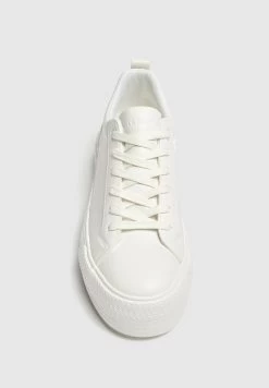 PULL & BEAR With Pull Tab Detail - Sneakers Laag - White -PULL BEAR Winkel 9af7a994064940f4adc722f5b7d54b5d