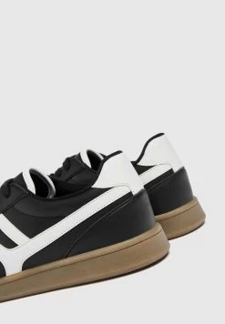 PULL & BEAR Contrast Retro- Sneakers Laag - Black 11 PULL & BEAR Contrast Retro- Sneakers Laag - Black -PULL BEAR Winkel 9b7a305b681e4b08981780e10497d310