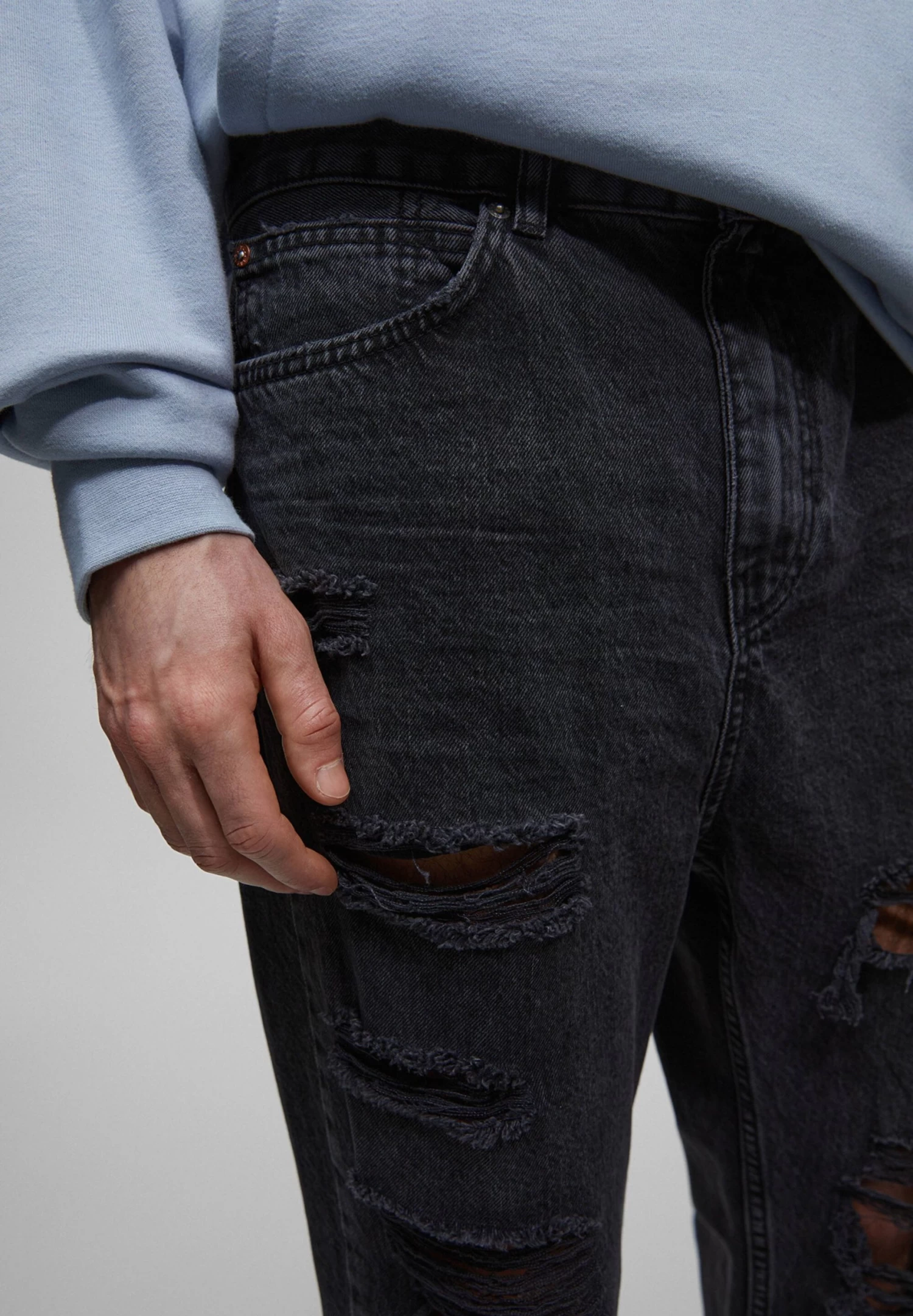 PULL & BEAR With Ripped Detailing - Relaxed Fit Jeans - Mottled Dark Grey 4 PULL & BEAR With Ripped Detailing - Relaxed Fit Jeans - Mottled Dark Grey - Afbeelding 4