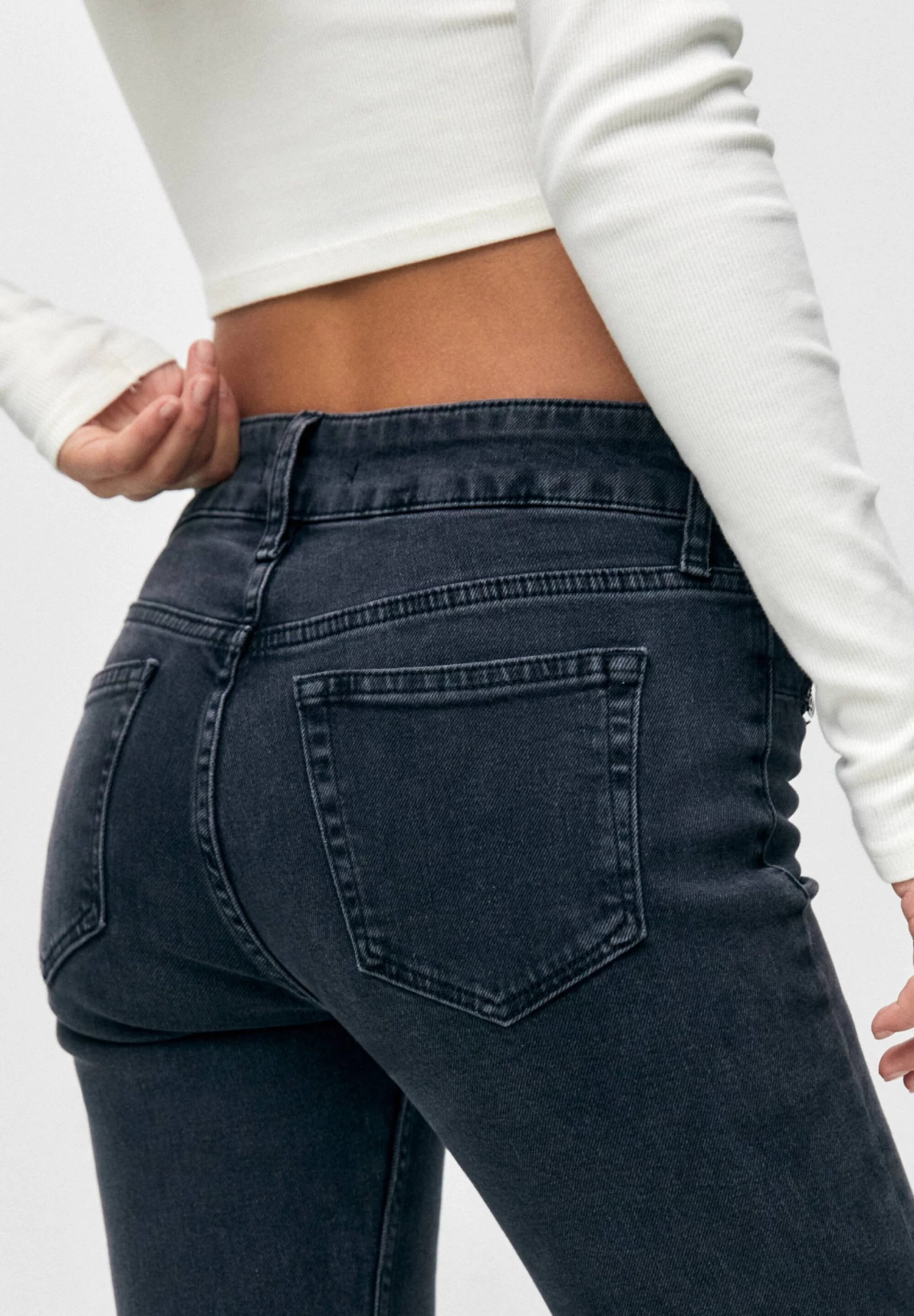 PULL & BEAR Low Waist - Flared Jeans - Mottled Black 5 PULL & BEAR Low Waist - Flared Jeans - Mottled Black - Afbeelding 5