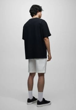 PULL & BEAR Rustic Bermuda - Shorts - White 8 PULL & BEAR Rustic Bermuda - Shorts - White -PULL BEAR Winkel 9d658dfe08d04a729e9e193bc20f9dc0