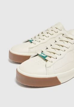 PULL & BEAR Mit Block - Sneakers Laag - Nude -PULL BEAR Winkel 9f2b87a6e7ea48edb0f951001b3c1a61