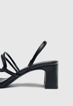 PULL & BEAR Sandalen - Black 10 PULL & BEAR Sandalen - Black -PULL BEAR Winkel 9f4aeb62cb5c49d3a3432296025ebbf8