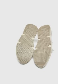 PULL & BEAR Sneakers Laag - Beige -PULL BEAR Winkel a1490ca8723e4d49bbf1b40c7b933253