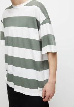 PULL & BEAR Striped Short Sleeve - T-Shirt Print - Green -PULL BEAR Winkel a1588e582a174bb3b0f5a6473bcb7fc9