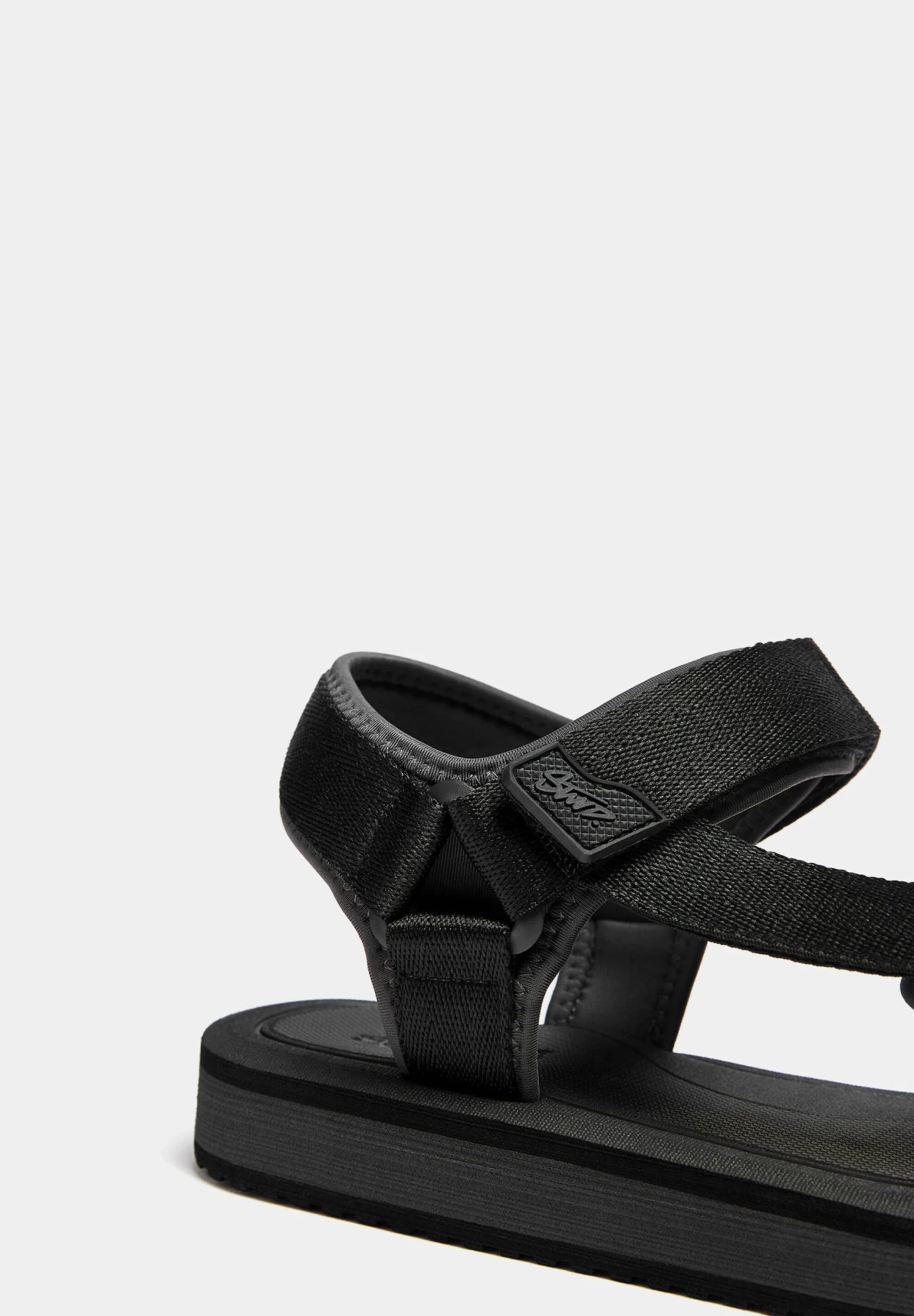 PULL & BEAR Contrast Technical - Sandalen - Black 6 PULL & BEAR Contrast Technical - Sandalen - Black - Afbeelding 6