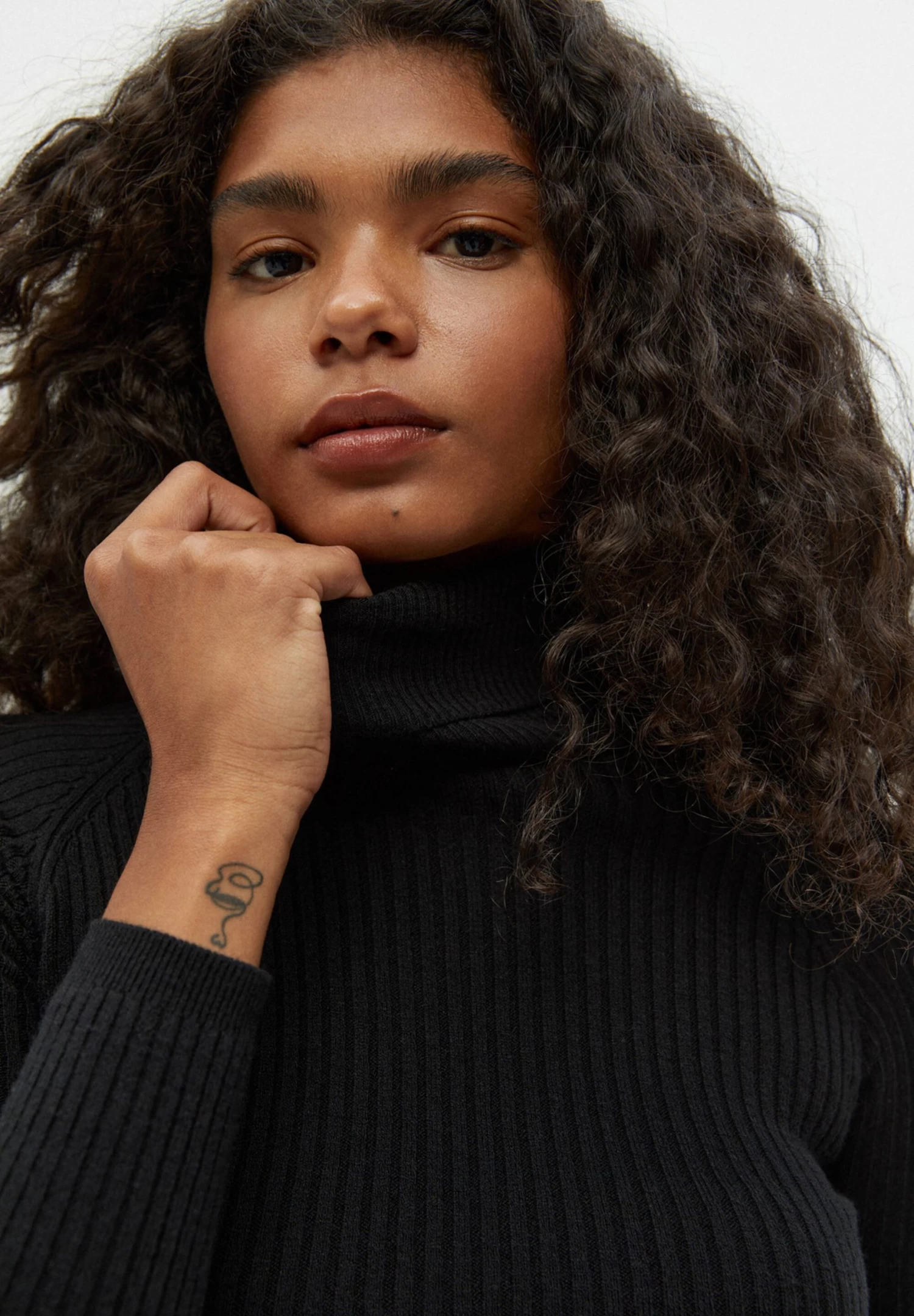 PULL & BEAR Basic Ribbed High Neck Sweater - Trui - Black 4 PULL & BEAR Basic Ribbed High Neck Sweater - Trui - Black - Afbeelding 4